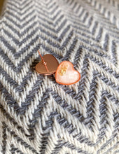 Load image into Gallery viewer, Magnolia