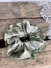 Load image into Gallery viewer, Scrunchie -Aspen