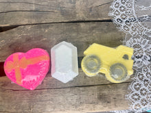 Load image into Gallery viewer, Bath Bombs - Choose Scent