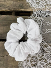 Load image into Gallery viewer, Scrunchie-White
