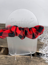 Load image into Gallery viewer, Scrunchie- Red Wrapping
