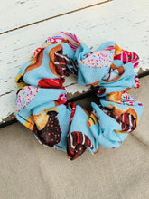 Load image into Gallery viewer, Scrunchie- Doughnut

